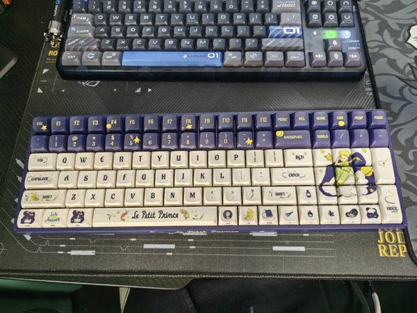颜值无敌高小王子轴手感比静谧玫瑰轴好