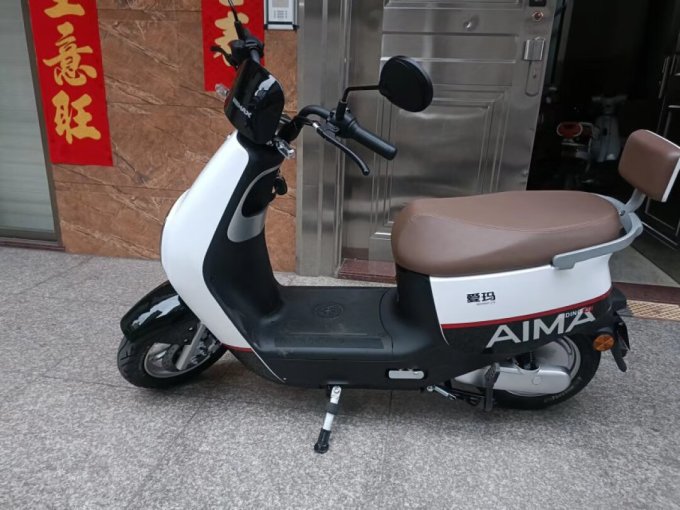 爱玛摩托车整车