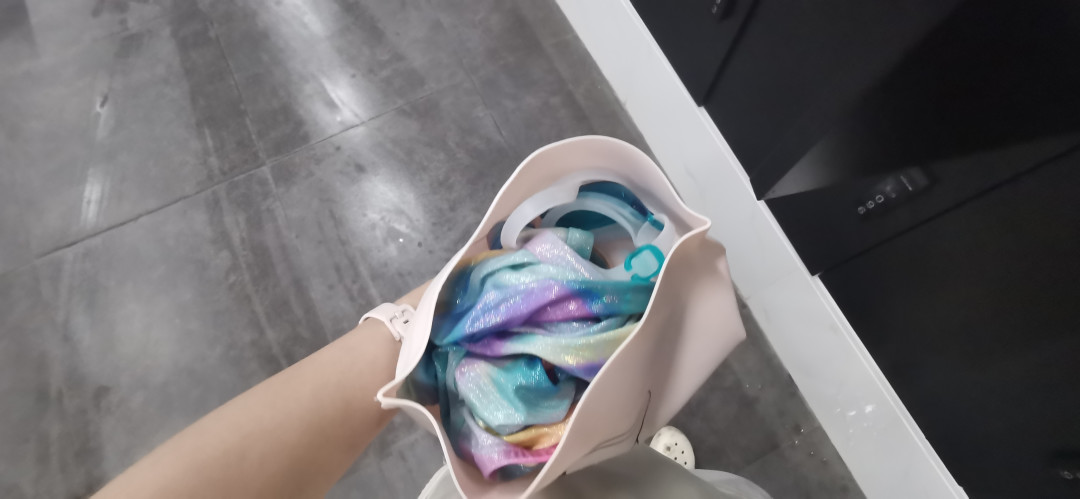 618跟着买|简约派女生的游泳包里有什么？（全是精品的装备分享）
