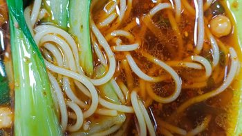 重庆小面加酸豆角：一碗美味的绝配