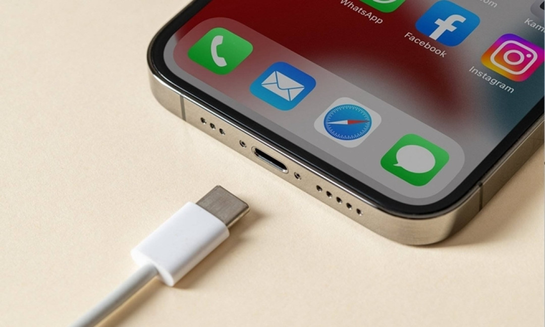 科技东风｜iPhone 15或引入USB 4.0、谷歌晒折叠手机、华为Watch 4海外亮相
