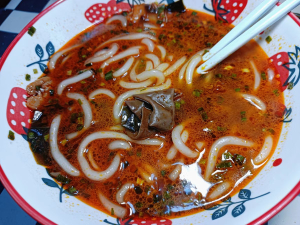 非常好吃，特别的劲道入味，配菜也丰富，五