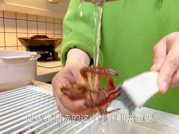 经典又美味的小龙虾，在家轻松做，老公说我