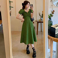 经历分享 篇十四：不要对绿色有偏见，这些绿色裙子美到你失语。