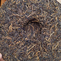 品尝云南勐库普洱生茶饼，体验原生态的茶香
