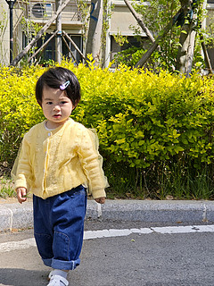 泰兰尼斯2023女宝新款凉鞋，清新自然的设计