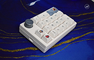 小键盘也卷成这样了 - 达摩鲨 K3 PRO 开箱