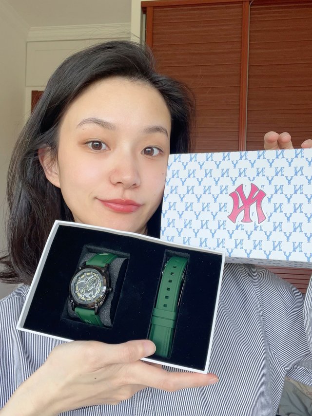 520送男生的运动手表MLB