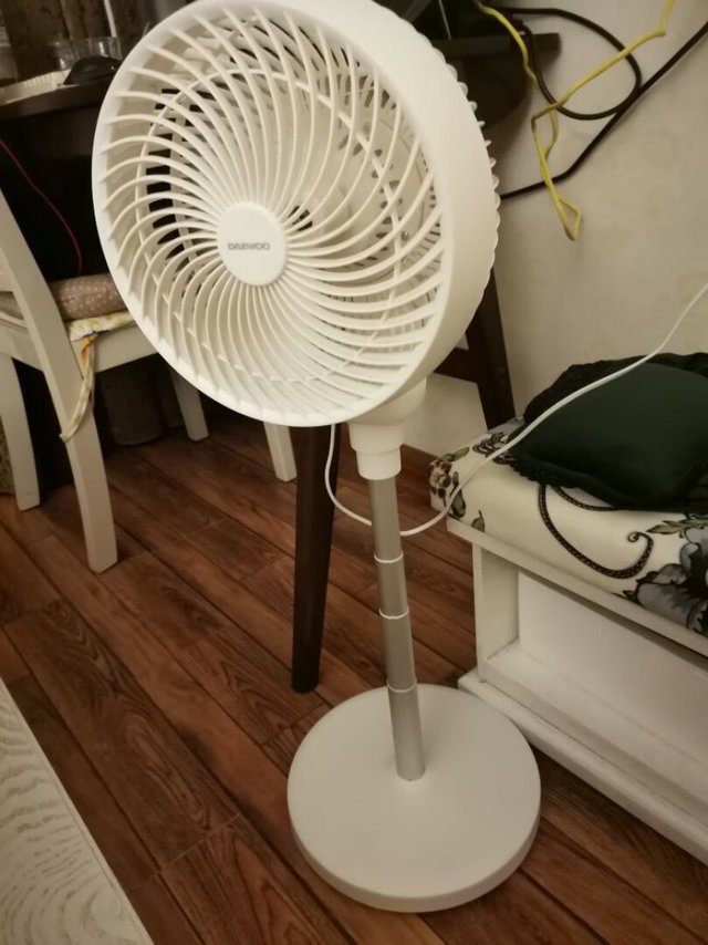 小巧轻便，噪音也比较小，档位多，方便调节