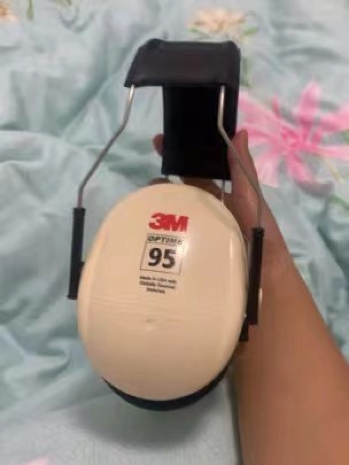 防毒面具