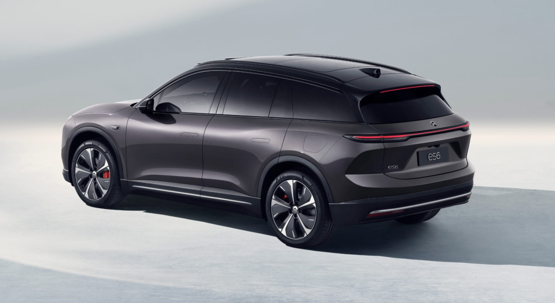 享受限时预售权益:获赠价值8000元的moon主题外观套件和气辉橙卡钳