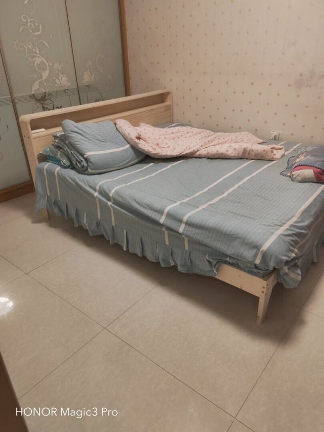 实木床性价比很高，很牢固，很大气，原木真