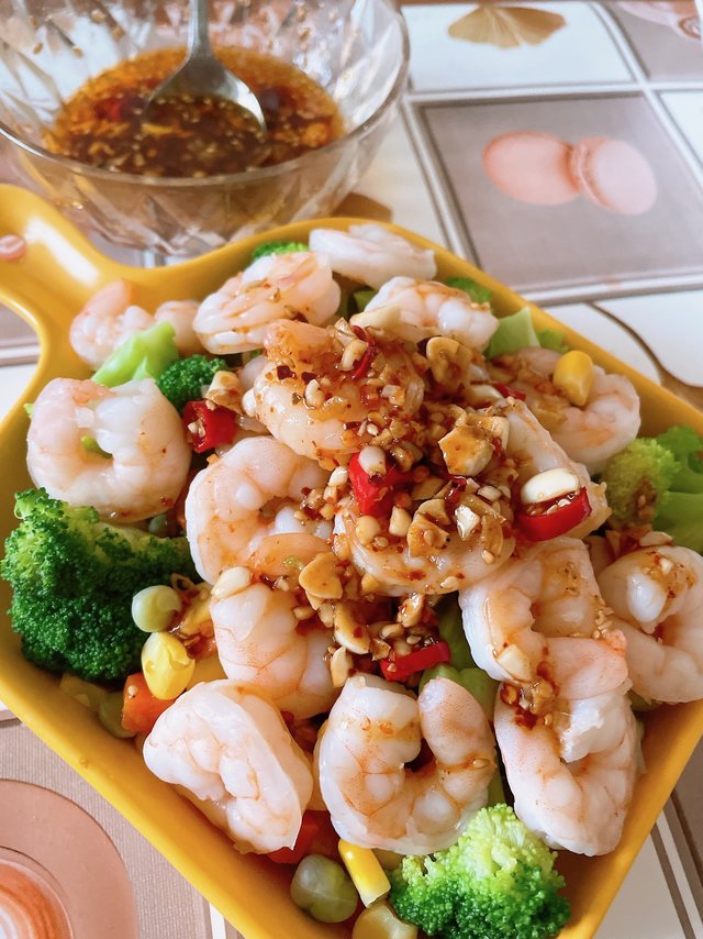 夏季减脂餐🥗虾仁西兰花沙拉来啦🦐🥦