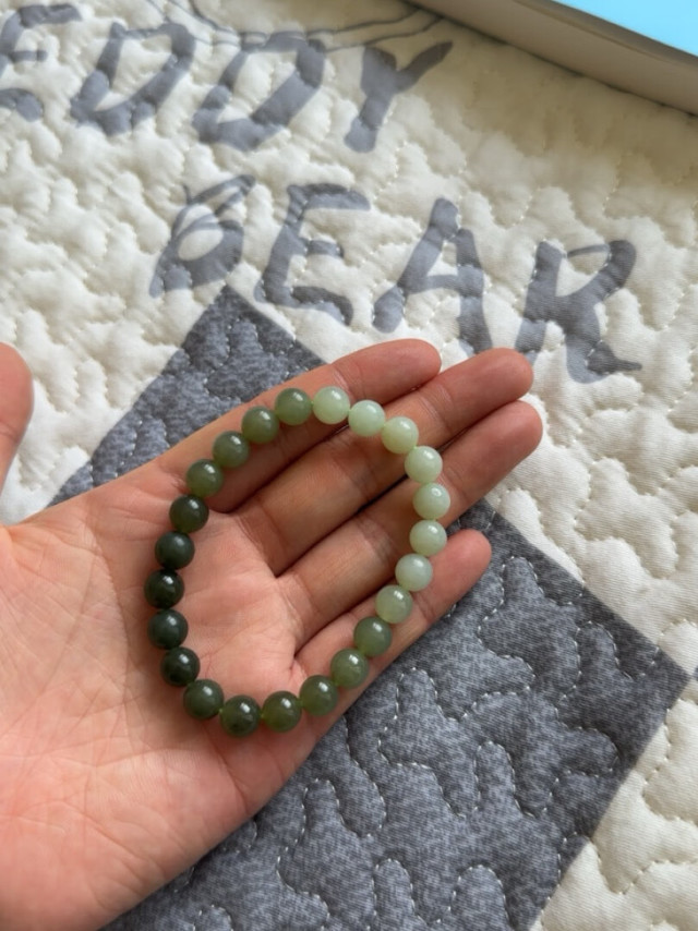 价钱真的很合适，，很喜欢，，颜色渐变