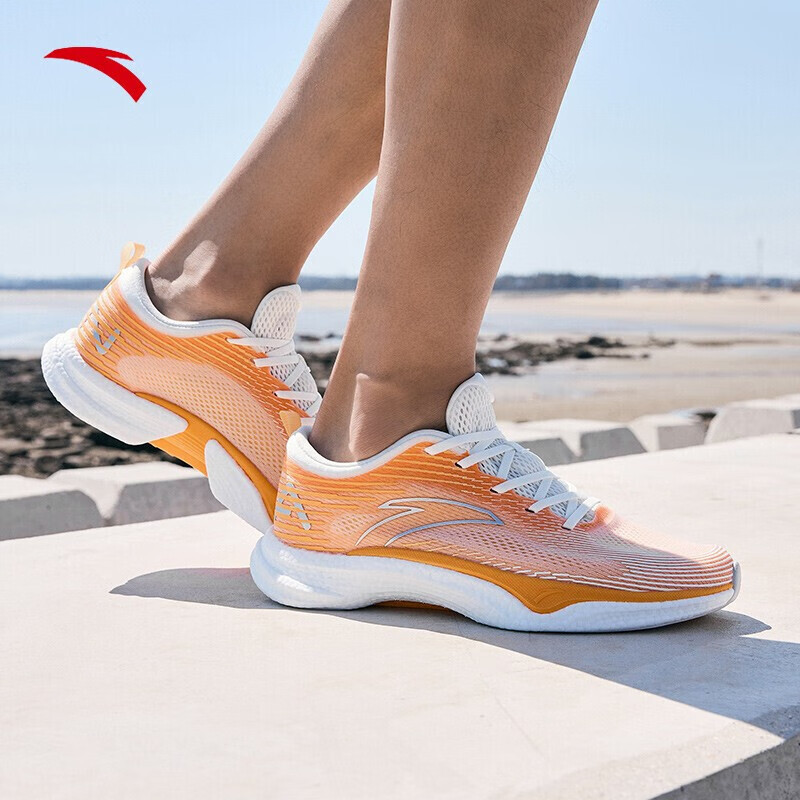 618跑鞋攻略篇二：适合夏天穿的透气跑鞋，200元预算让你脚里开空调！