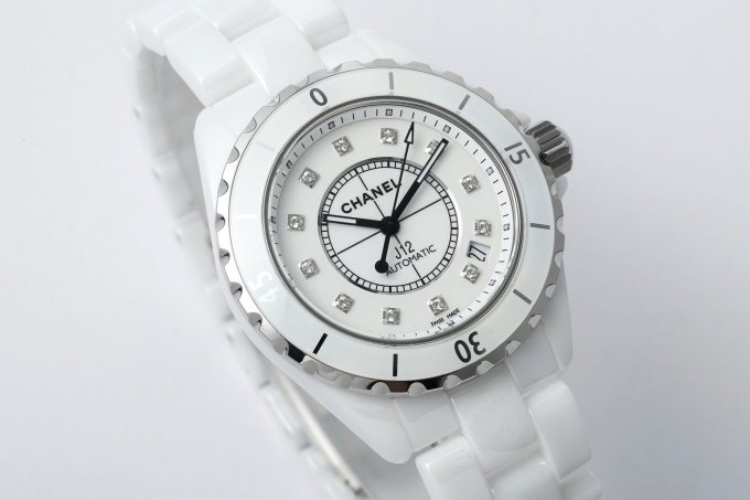 east超级陶瓷——香奈儿j12系列38腕表