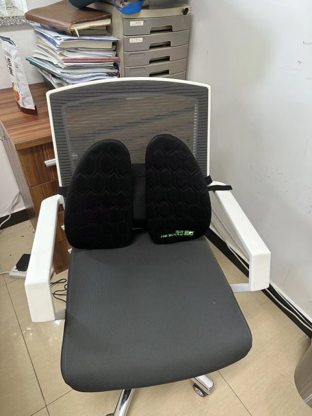 最近腰痛，听了医生的建议，把腰撑起来。经