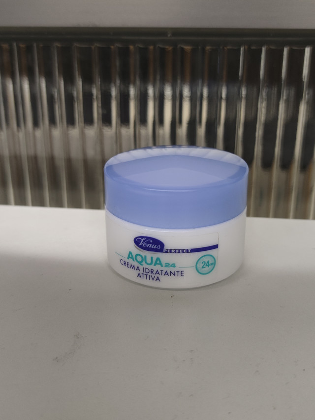 
整体评价：用了很舒服，水润保湿，水分真