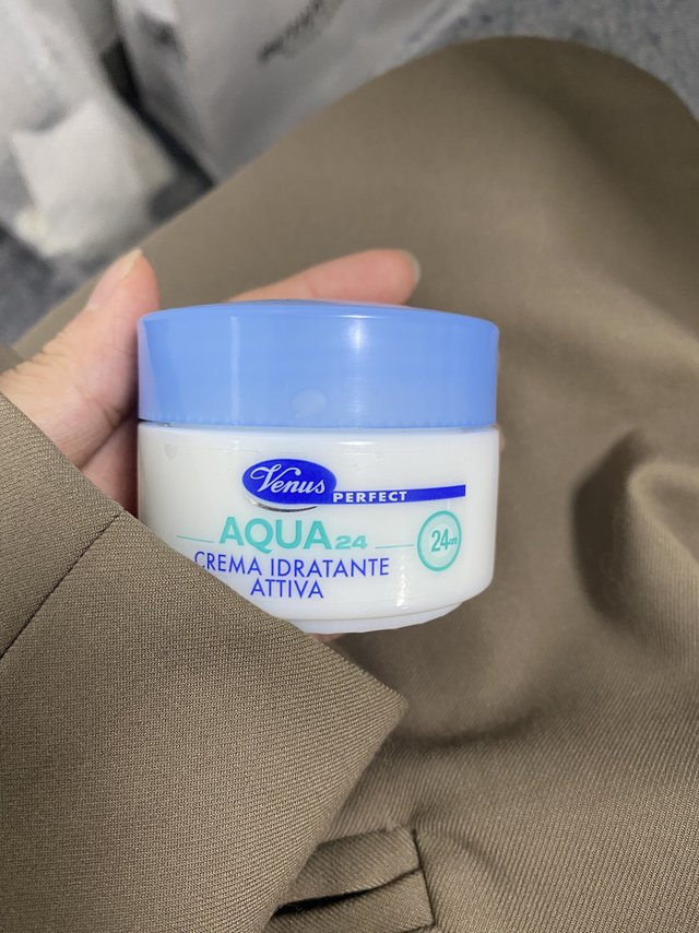 
整体评价：面霜真的很水润 ，一天下来皮