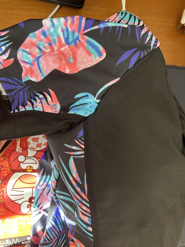 实物没有图片的颜色清新，客服推荐尺码准，