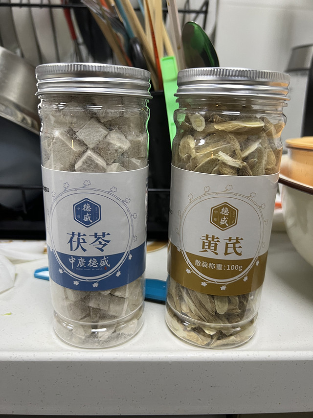 包装很好，密封包装，刚刚打开摸了一下没