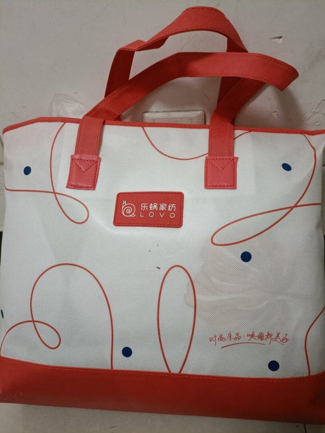 活动领券买的，很划算哈哈。暂时还没打开看