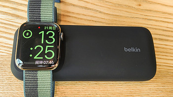 Belkin新品移动电源，应该是首款支持Apple Watch快充的移动电源