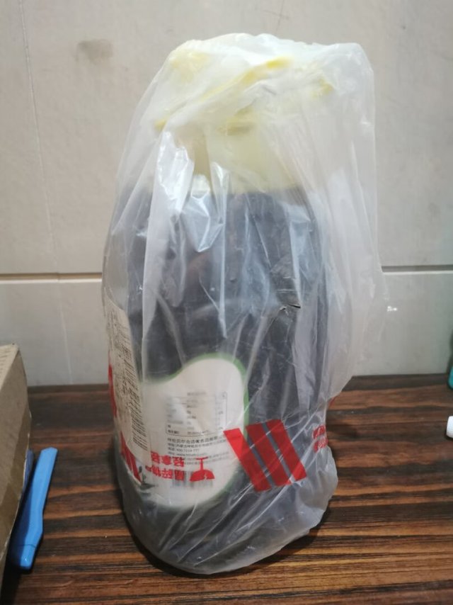 这款菜籽油,回购款,很好。京东送货又快又
