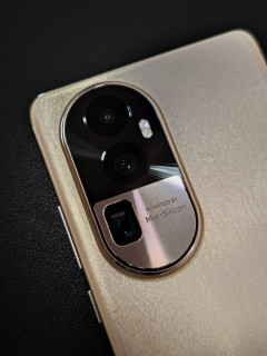 OPPO Reno10 系列灿烂金大家感觉好看吗？