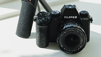 富士发布 FUJIFILM X-S20 Vlog 无反相机，一体轻量化、强续航、高性能自动对焦