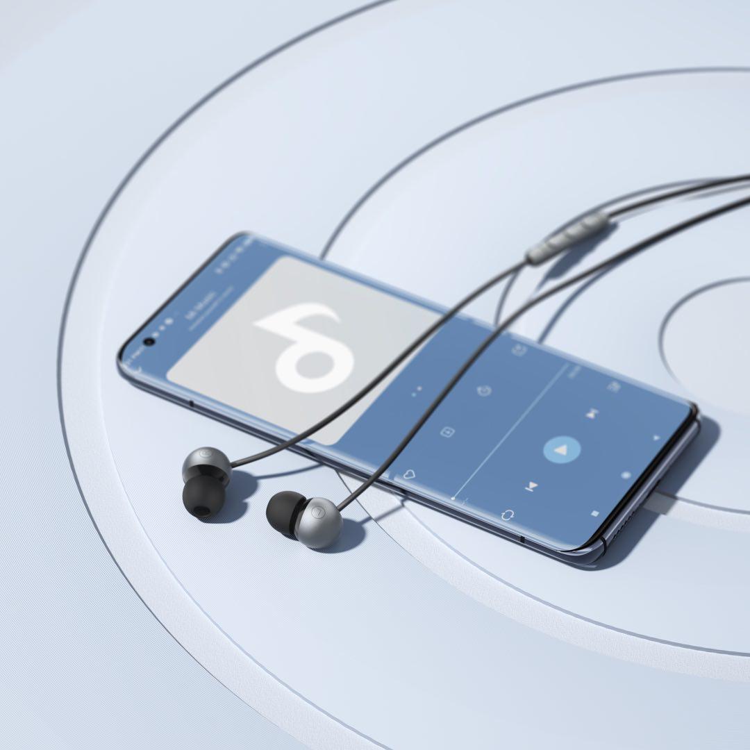 小米推出新款双磁超动态单元耳机：Hi-Res认证、微平板单元