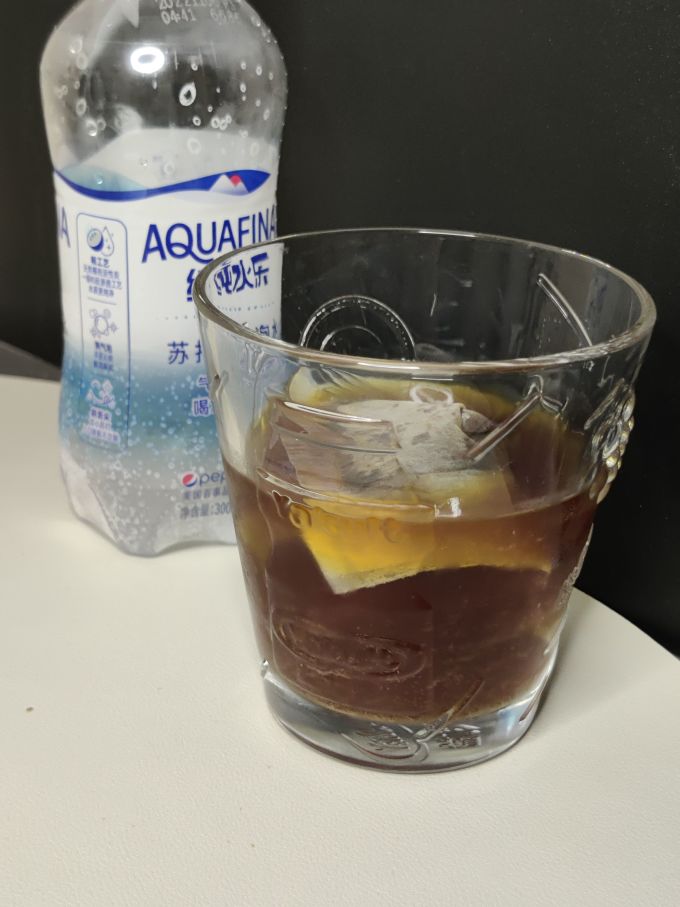 纯水乐起泡饮用水