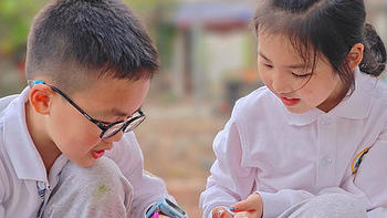 孩子喜欢待在家里，不爱出门怎么办？教你5招，让孩子彻底爱上户外运动