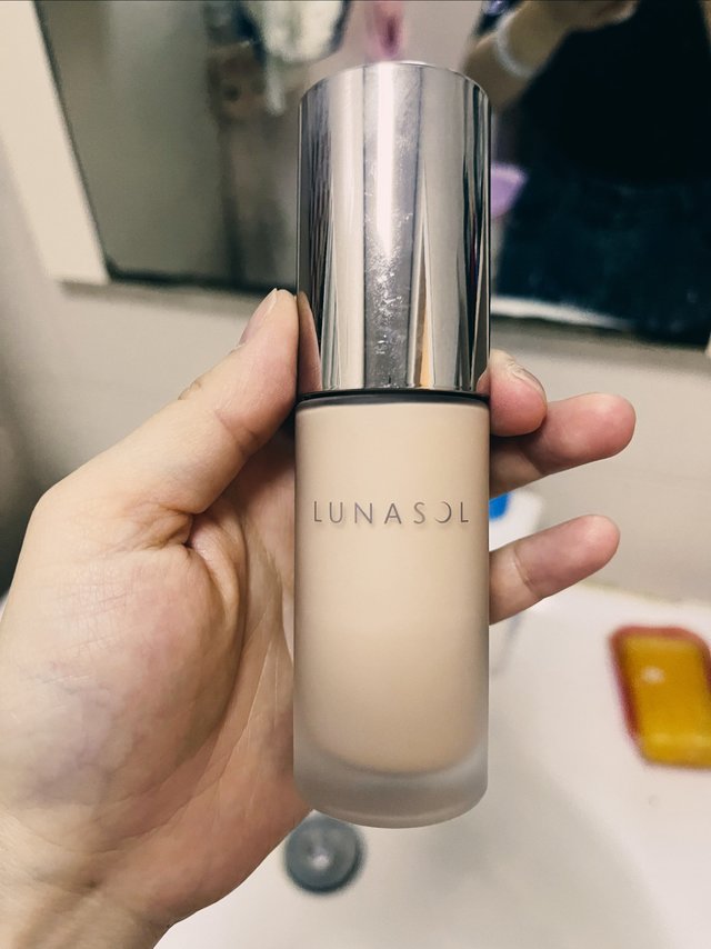 这个夏天就这个轻薄粉底液了