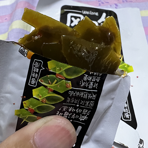 卫龙海带零食辣的爽推荐你