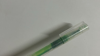 晨光大容量绿色荧光笔蛮好用的嘞