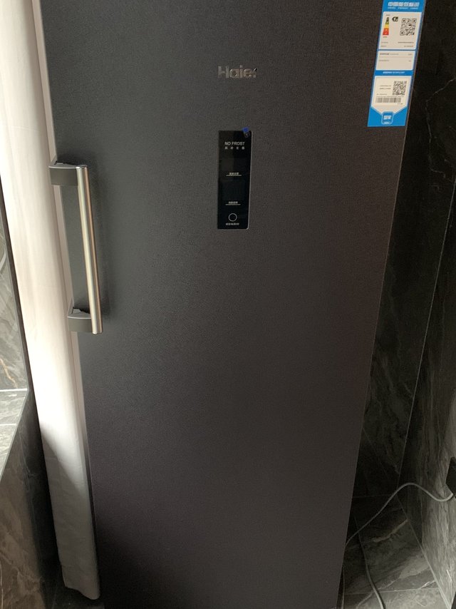 产品非常好，颜色搭配非常棒，空间感满满的