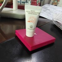 麦吉丽防晒又养肤