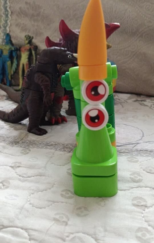 孩子太喜欢恐龙了,看到布鲁可有恐龙系列给