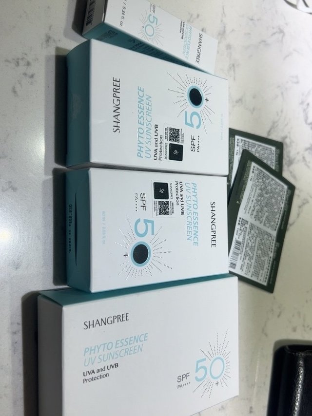 
使用很舒适、不油腻，防晒效果好


