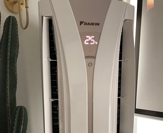 ​​今天推荐大金新三级能效冷暖立柜式FVXB372VAC-W-3匹空调​，非常不错，值得推荐给大家。