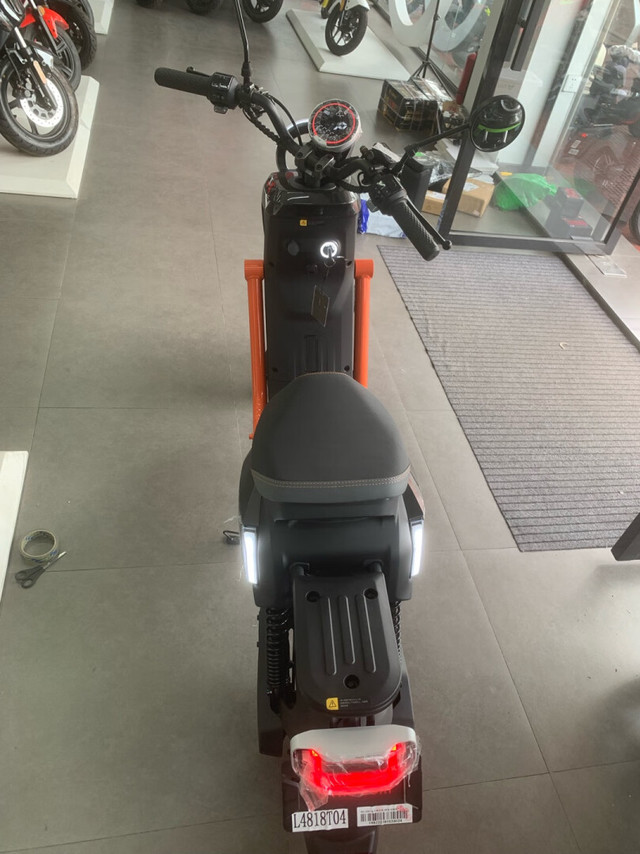 各方面都很好，线上下单线下提车，就一个速