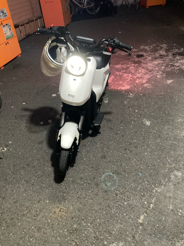 之前用的绿源小龟王，现在换这个对比，减震