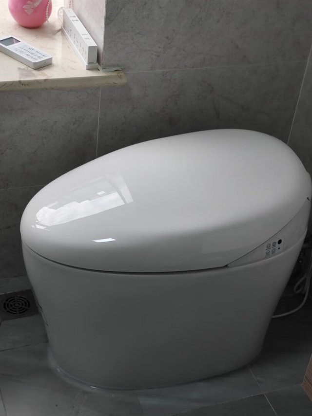 安装师傅细心认真,拆旧完先打扫卫生,点赞