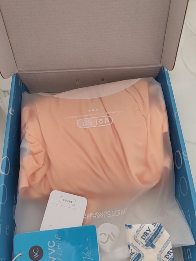 冰冰凉凉的很舒服，买了两件都很好。