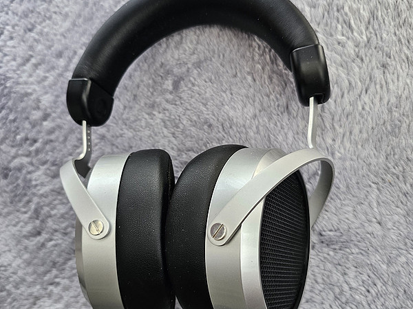 HiFiman he400se