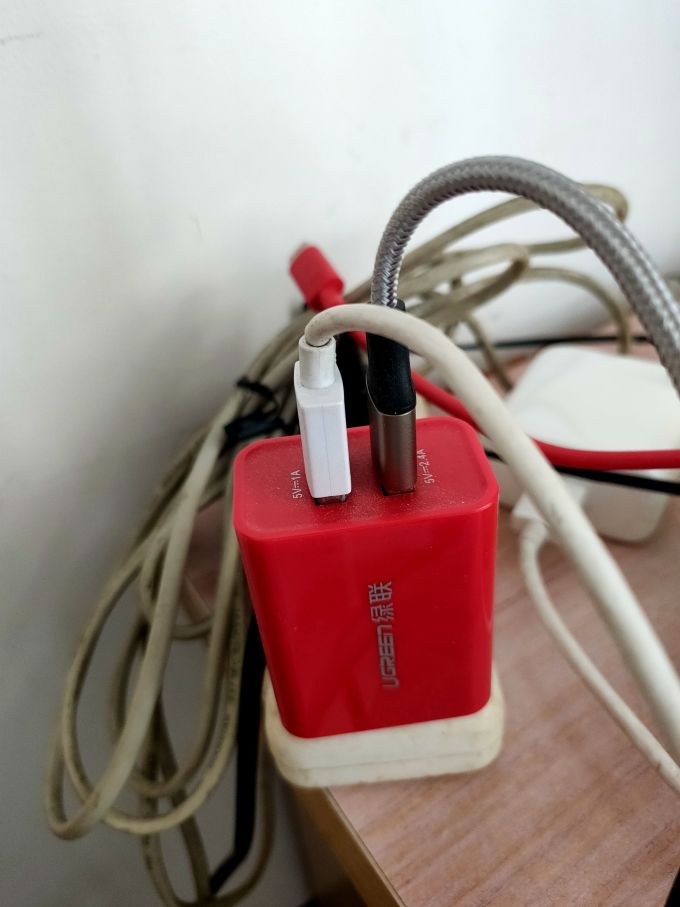 绿联充电器