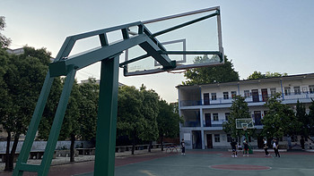 校园篮球运动社团活动
