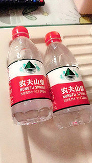 农夫山泉 饮用水 饮用天然水380ml 1*24瓶