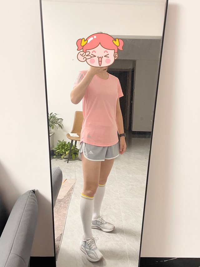 还不错穿着跑步透气颜色好看很